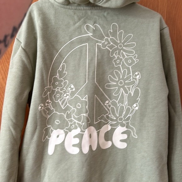 Girls hoodie. - Picture 3 of 4